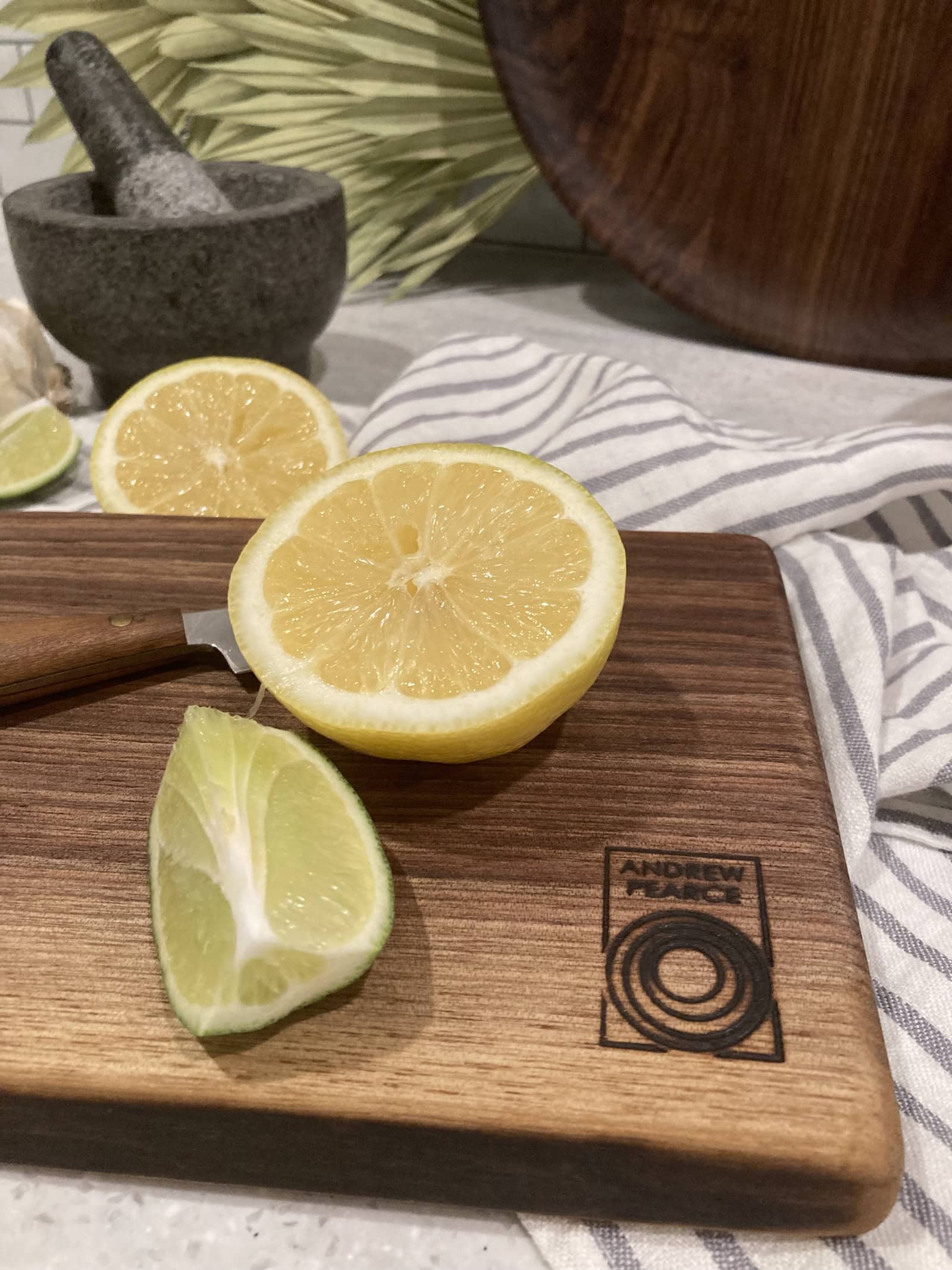 THE DAILY COMPANION FOR YOUR COUNTER OR BAR