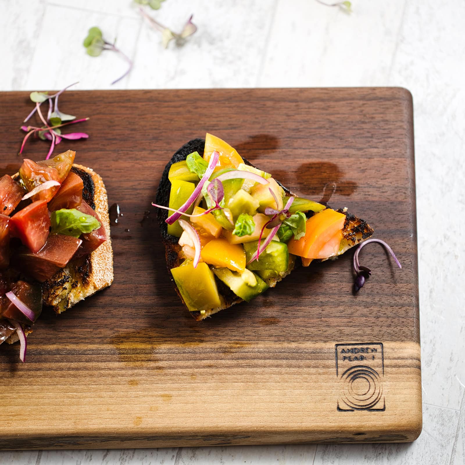 A VERSATILE BOARD FOR KITCHEN AND TABLE