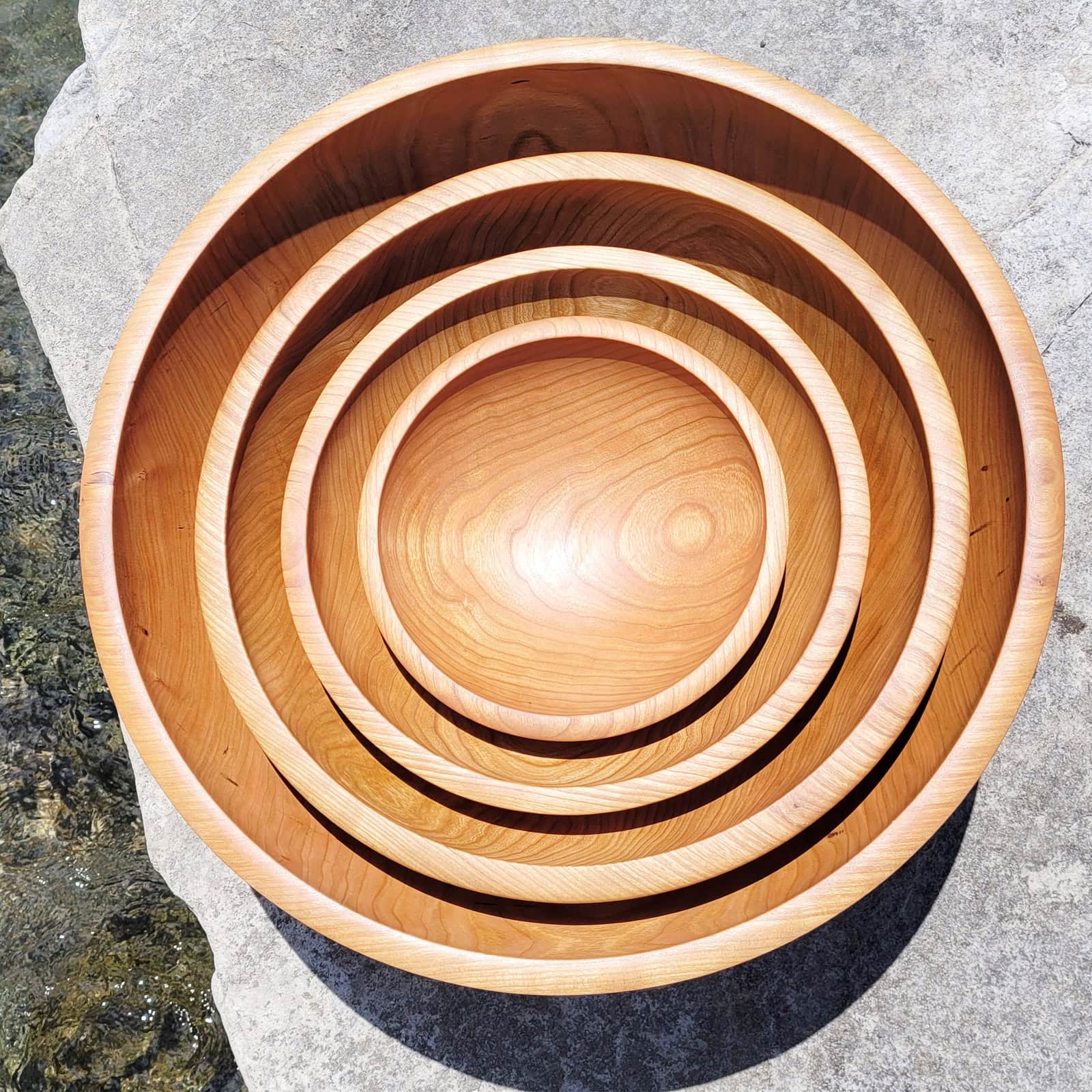 THE CENTERPIECE SALAD BOWL