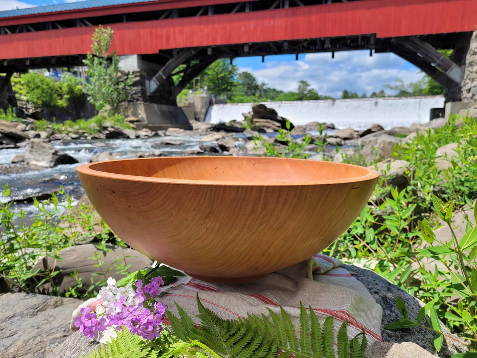 THE CENTERPIECE SALAD BOWL
