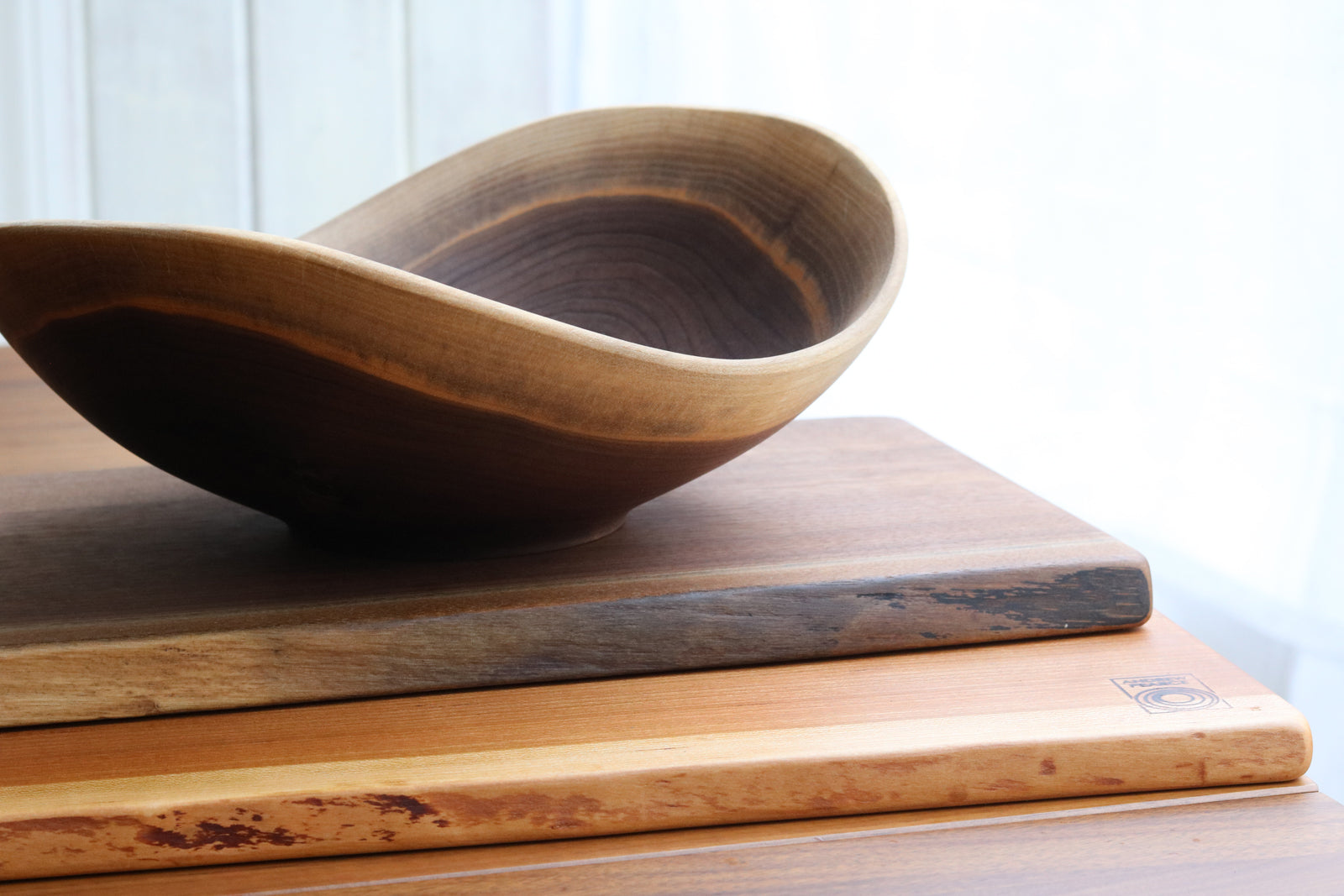 LARGE CARVING CRAFT AT A SECOND'S PRICE