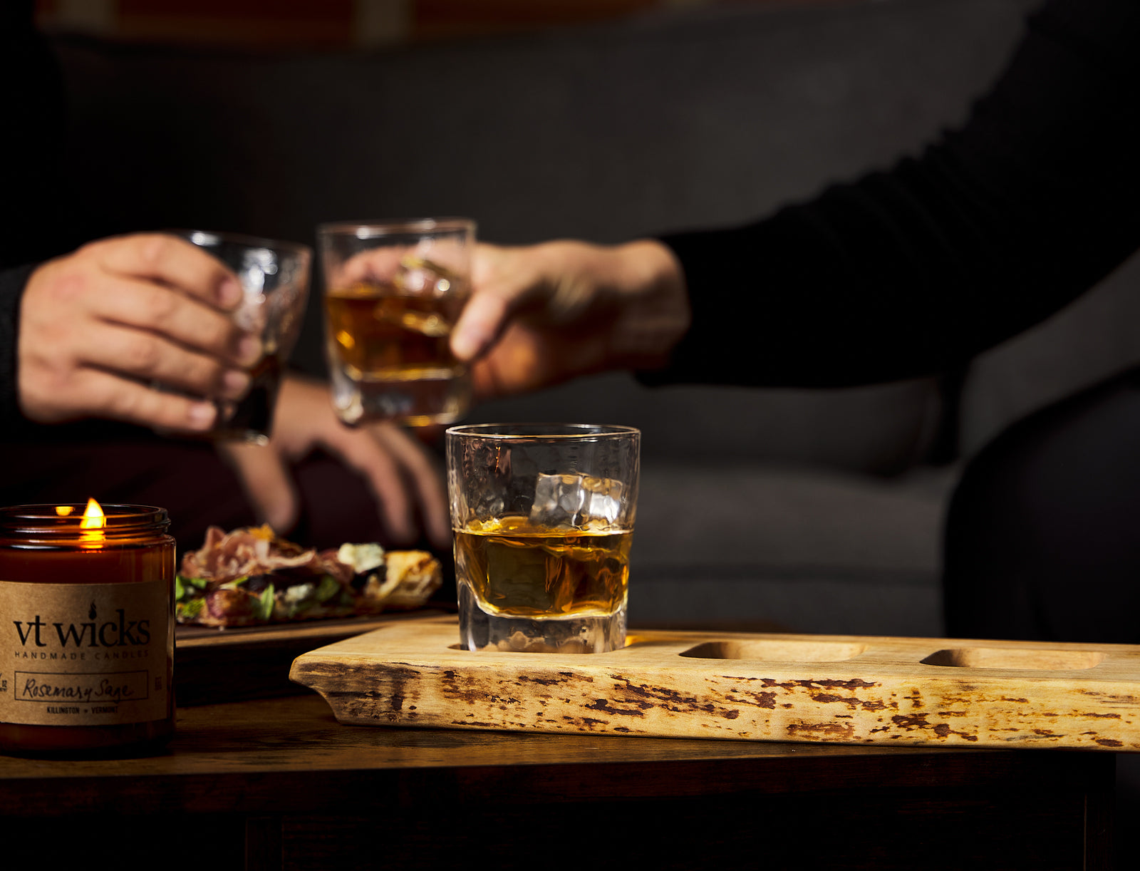 THE ESSENTIAL DECANTER FOR THE REFINED HOME BAR