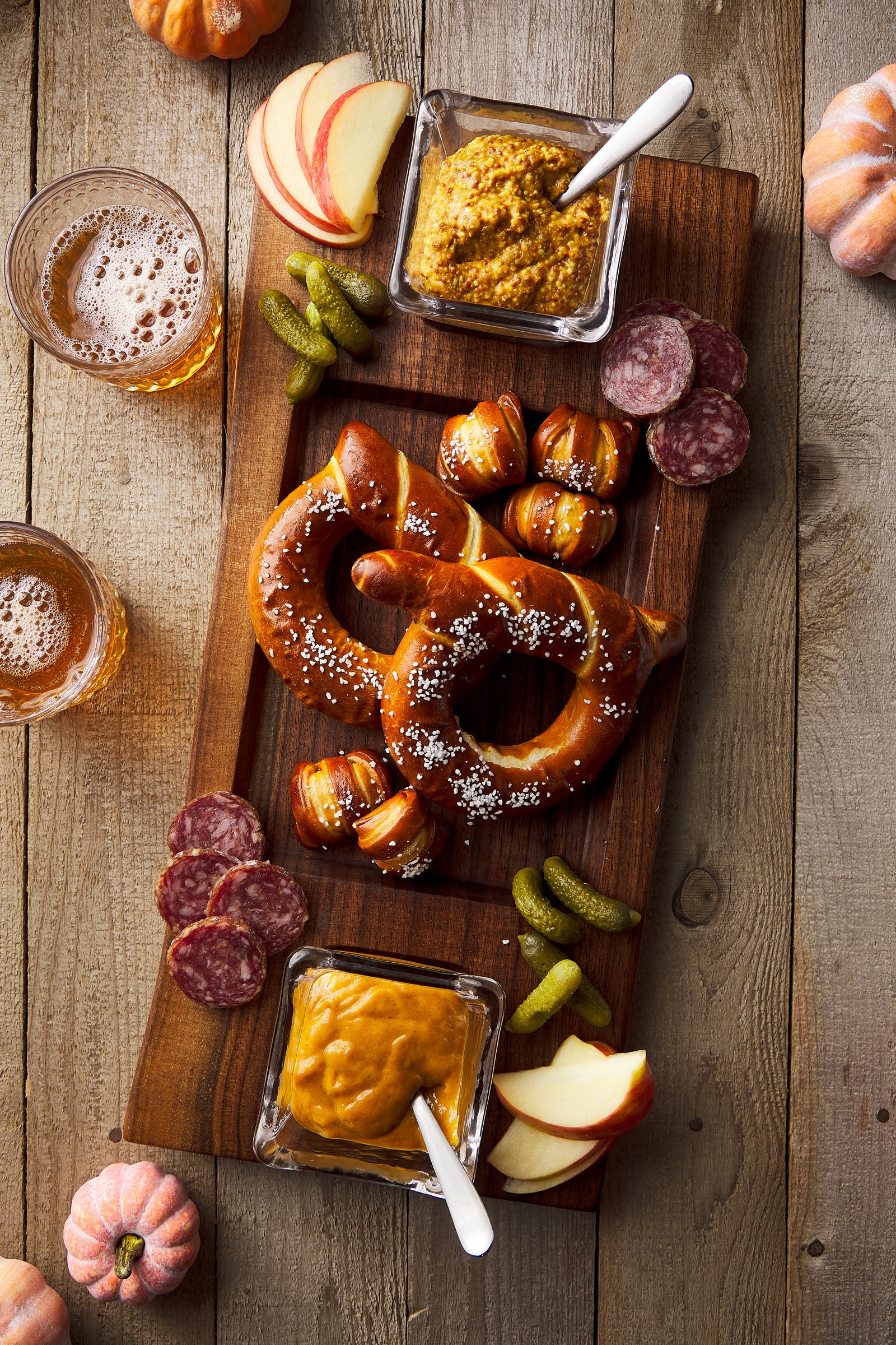 TWIN GLASS BOWLS, ONE EXTRAORDINARY BOARD