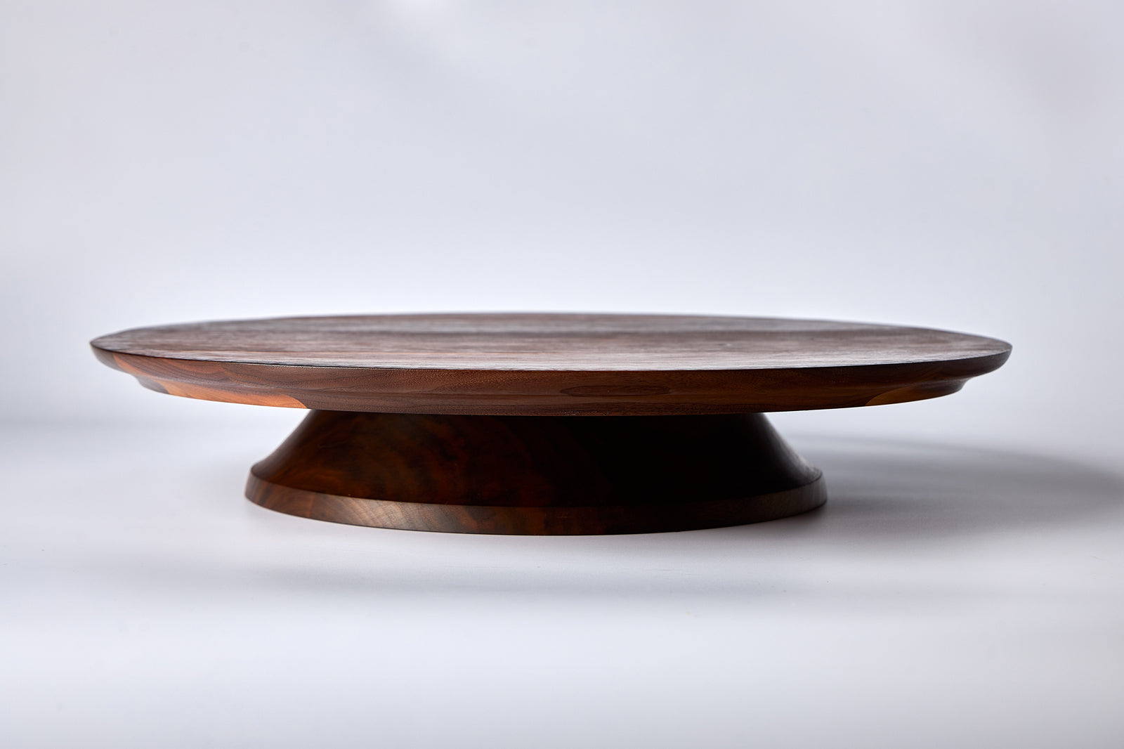 THE CAKE STAND BUILT FOR YOUR MOST IMPORTANT DAY