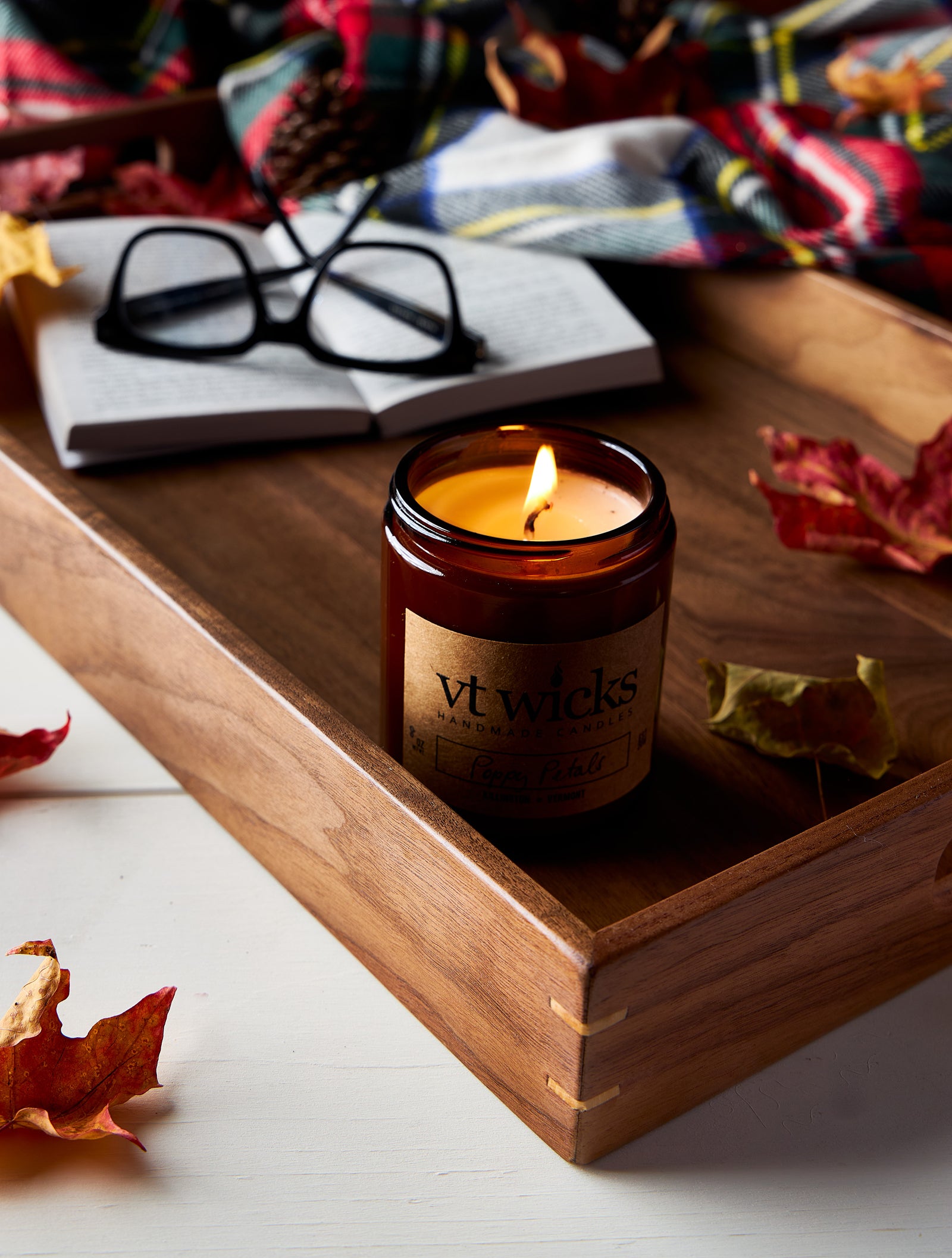 WALNUT ELEGANCE WITH A PRACTICAL TOUCH